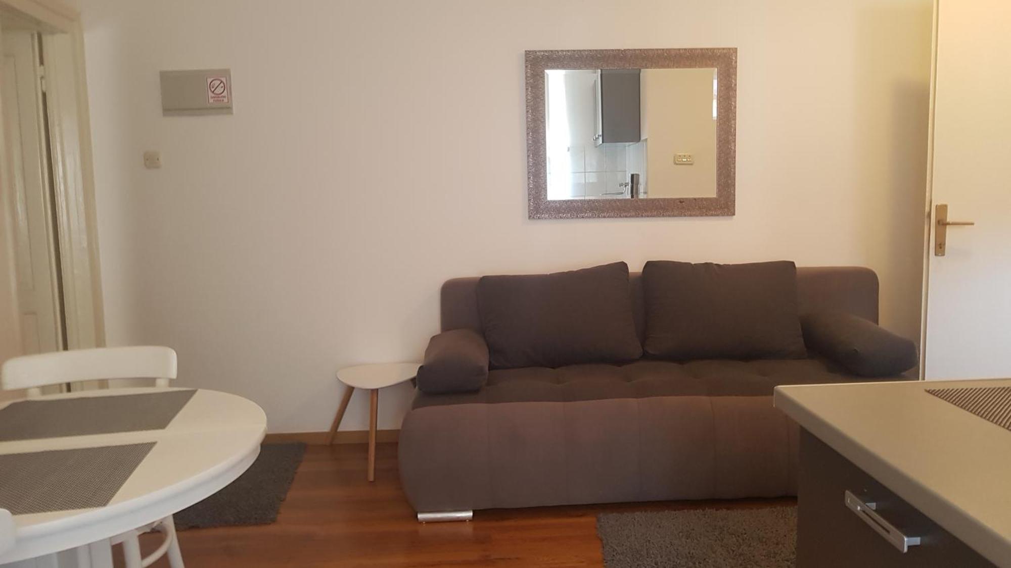 Apartments Andrea Šibenik Стая снимка