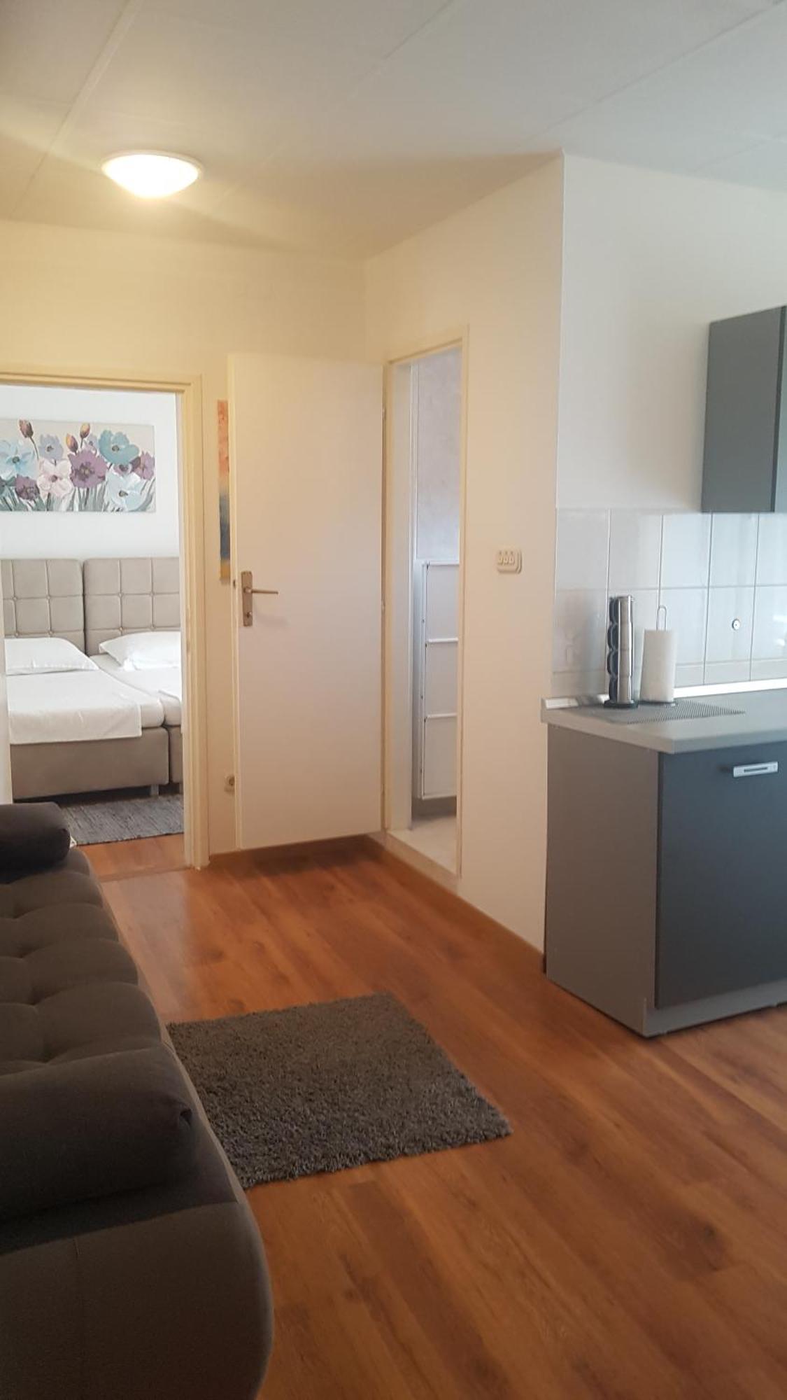 Apartments Andrea Šibenik Стая снимка